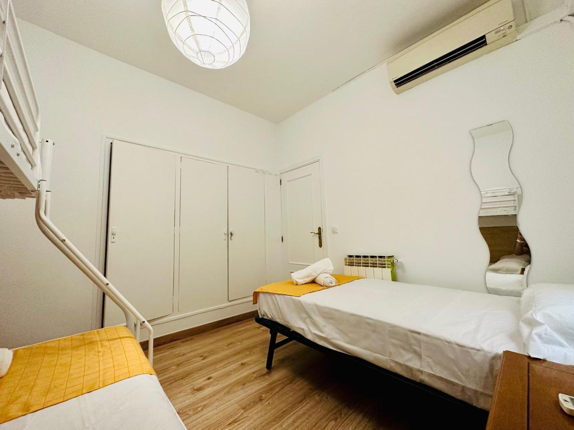 Punta Me Rooms In Madrid Downtown Екстер'єр фото